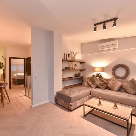 Apartment Penthouse Mountains View, Terrace With View Zell am See